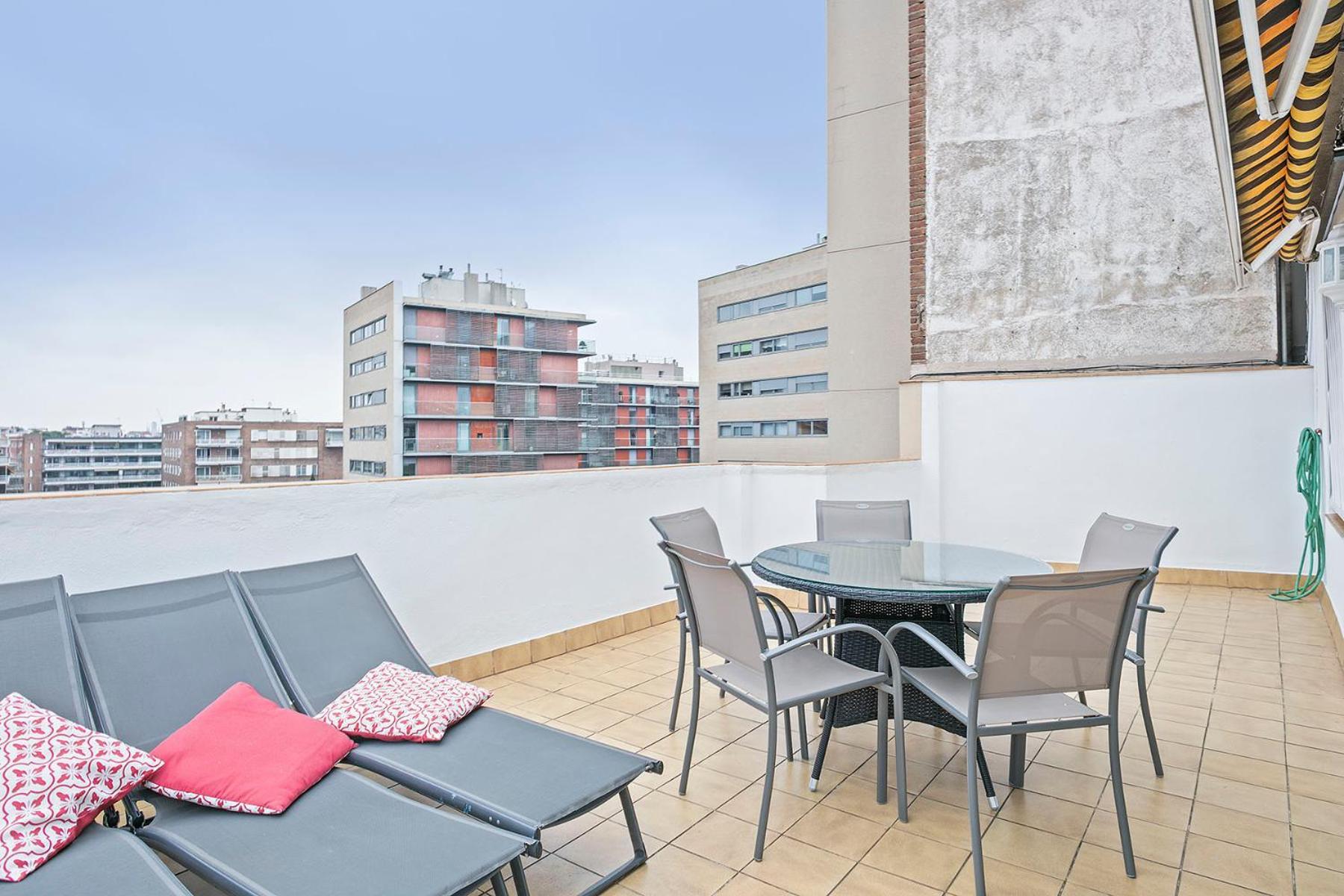 Sarria Attic Apartment บาร์เซโลนา ภายนอก รูปภาพ