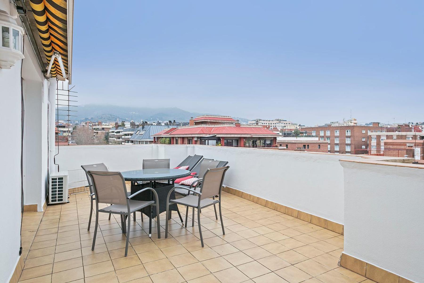Sarria Attic Apartment บาร์เซโลนา ภายนอก รูปภาพ